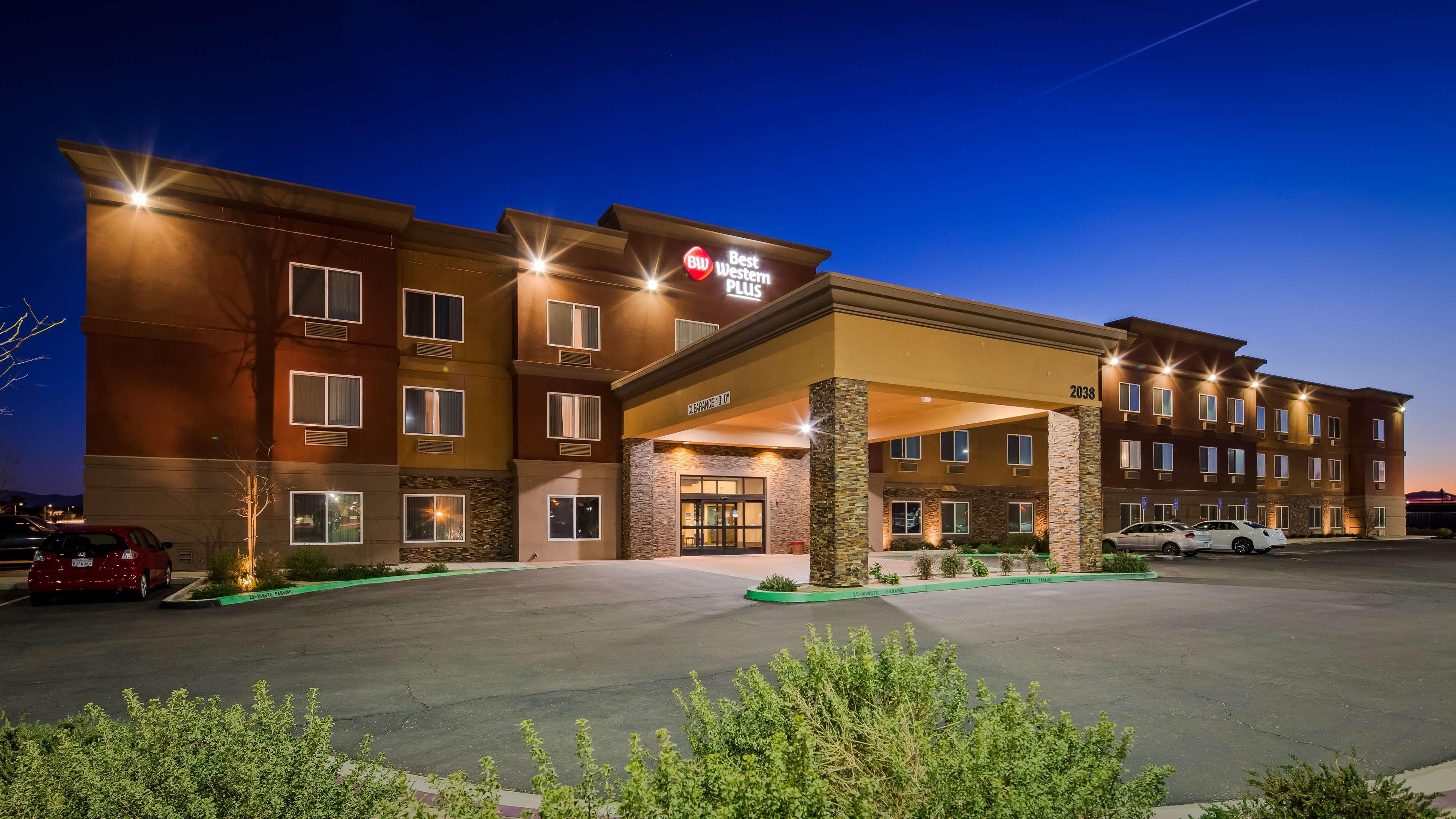 Wyndham Garden Lancaster Ca Hotel Exterior photo
