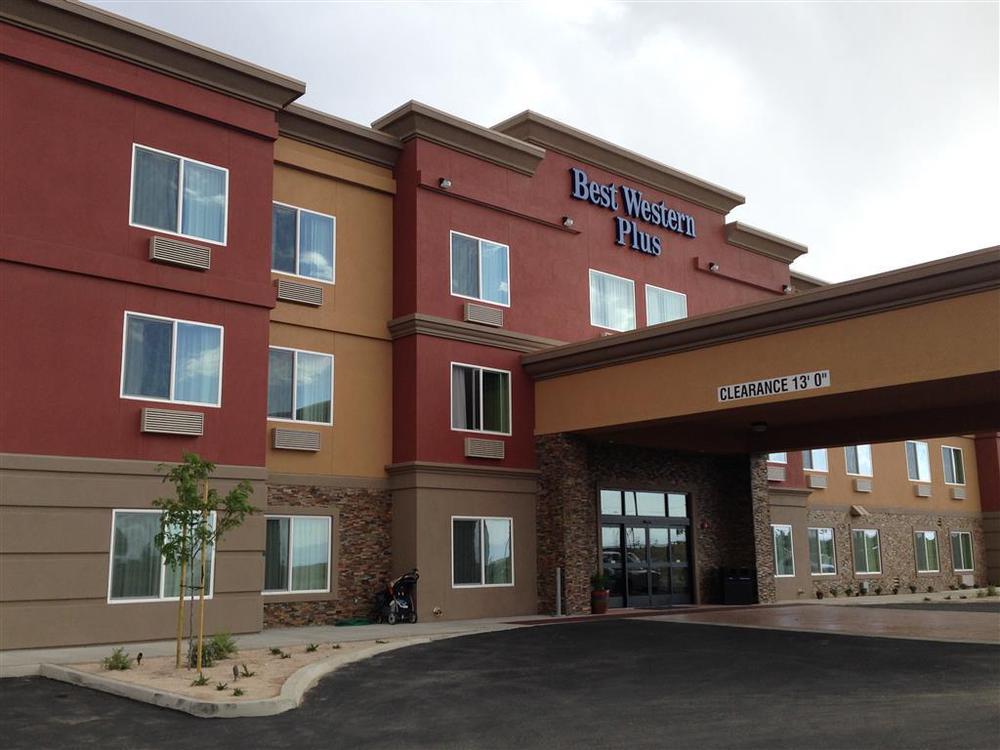 Wyndham Garden Lancaster Ca Hotel Exterior photo
