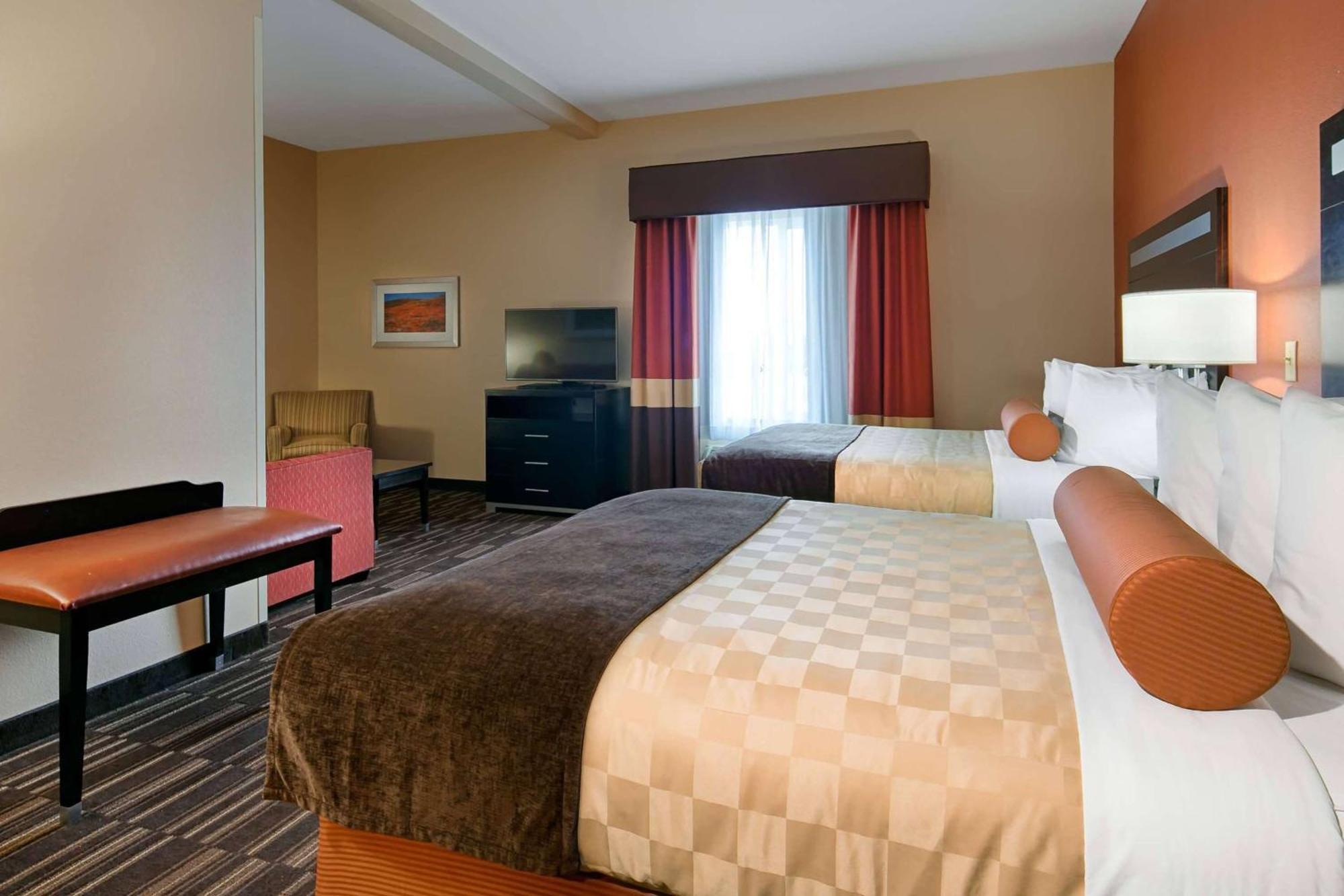 Wyndham Garden Lancaster Ca Hotel Exterior photo