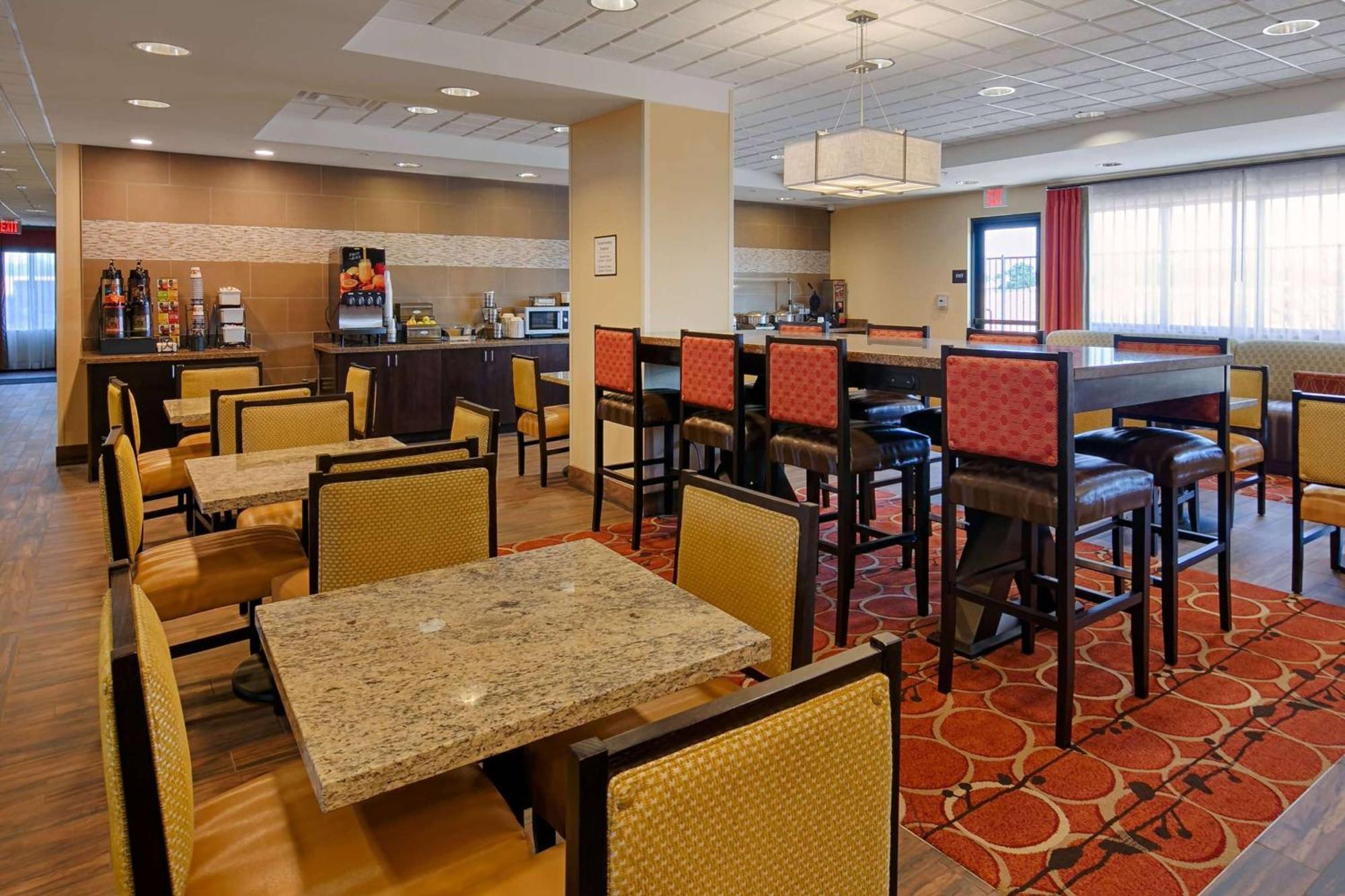 Wyndham Garden Lancaster Ca Hotel Exterior photo