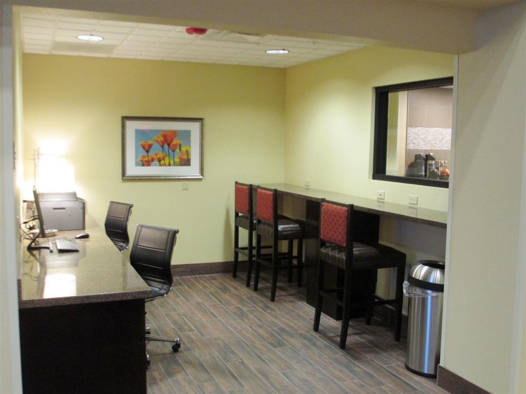 Wyndham Garden Lancaster Ca Hotel Facilities photo
