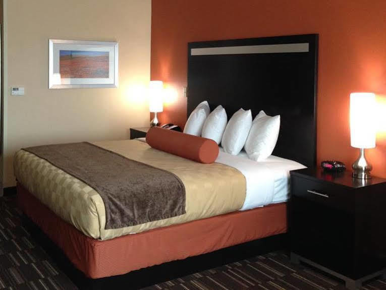 Wyndham Garden Lancaster Ca Hotel Exterior photo