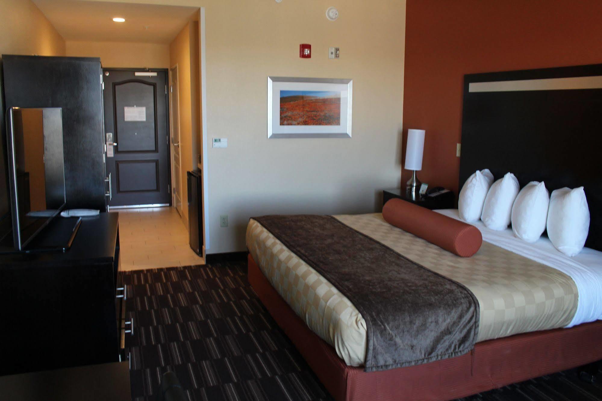 Wyndham Garden Lancaster Ca Hotel Exterior photo