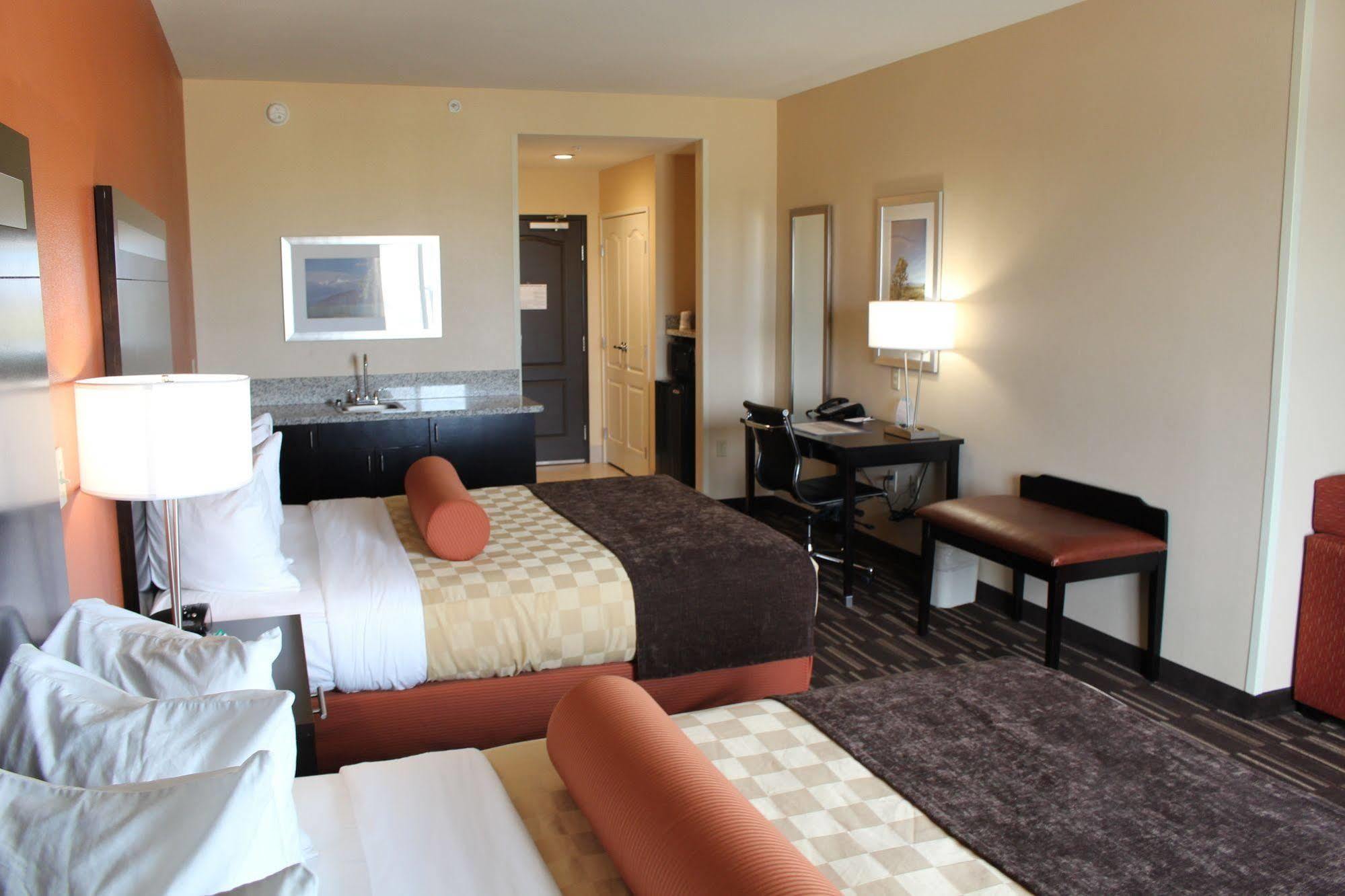 Wyndham Garden Lancaster Ca Hotel Exterior photo